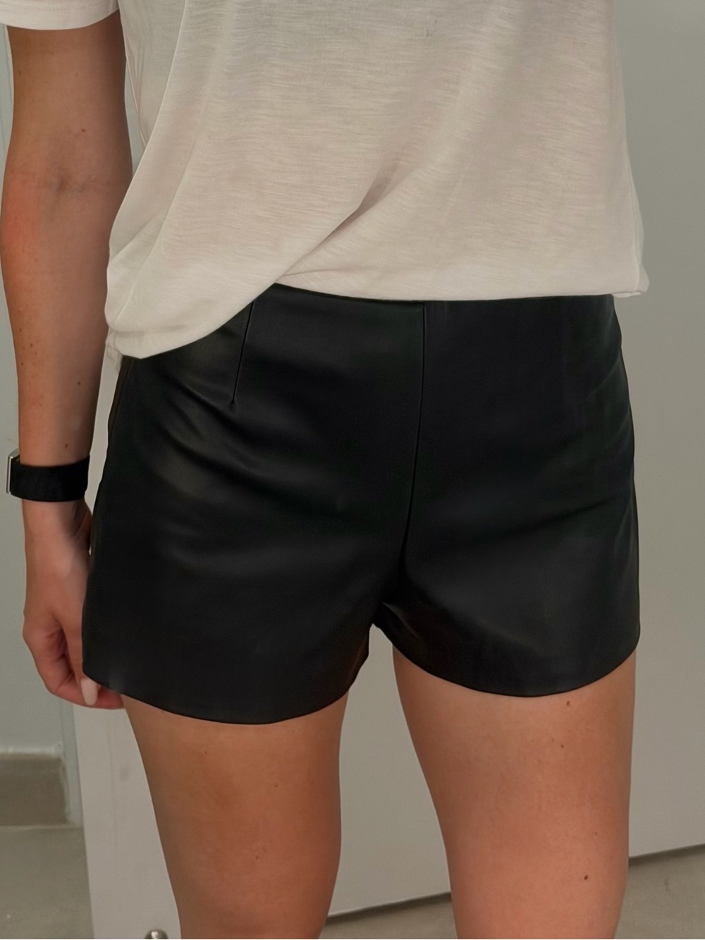 Zara Black High-Waist Faux Leather Women’s Shorts